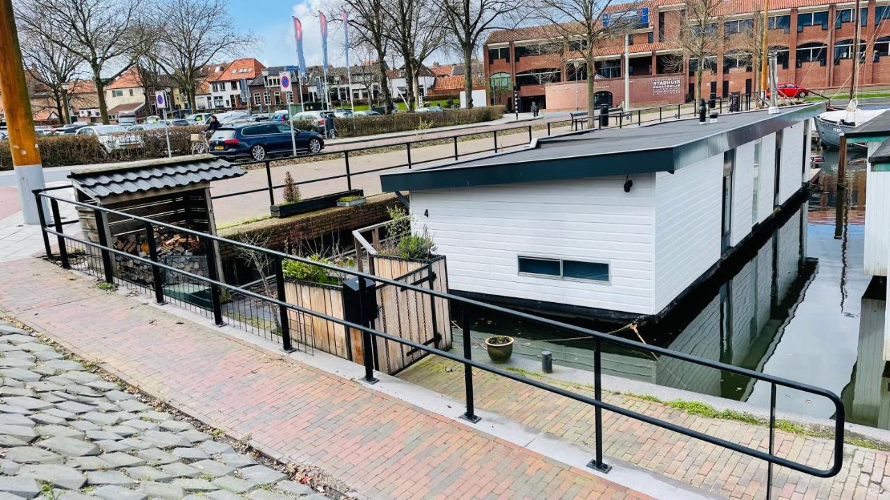 Woonboot 4 * Harderwijk