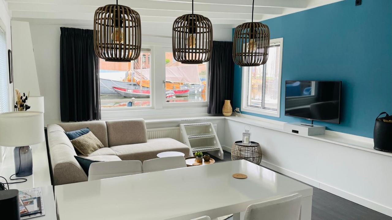 Woonboot 4 *