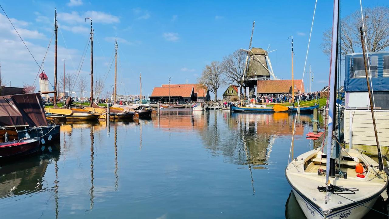 Woonboot 4 *